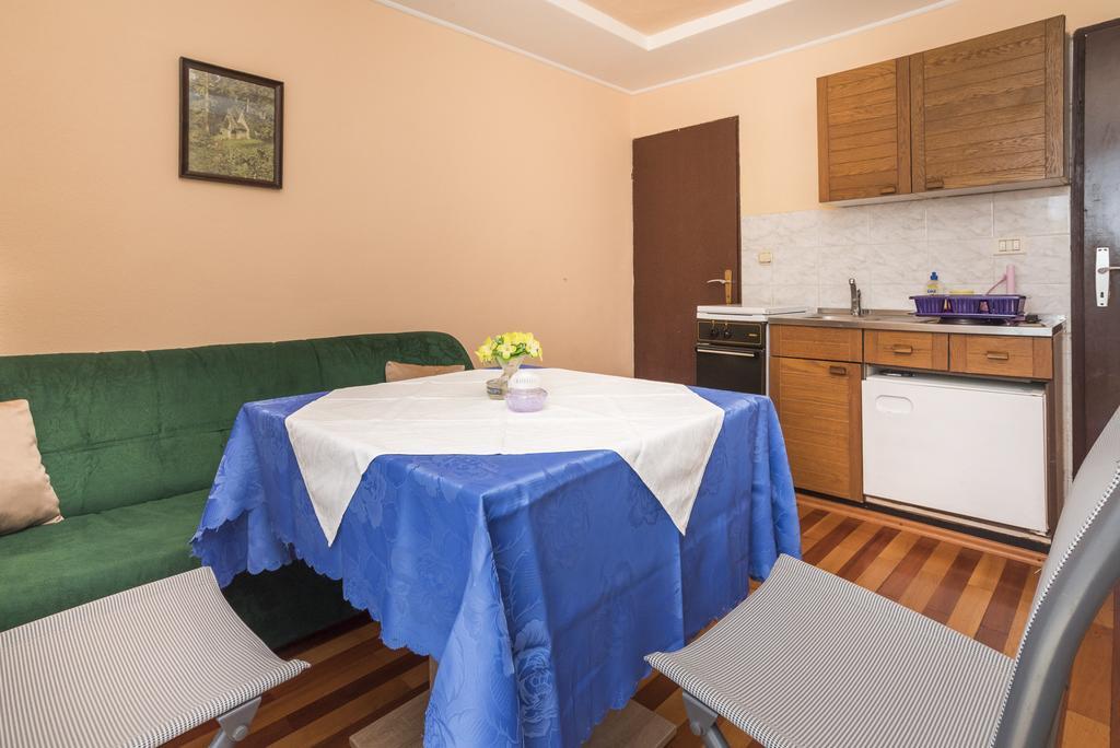 Studios Kastel บูเย ภายนอก รูปภาพ