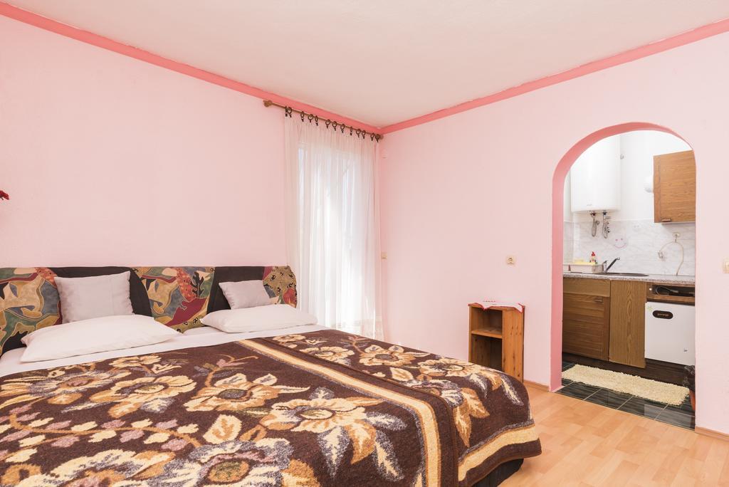 Studios Kastel บูเย ภายนอก รูปภาพ